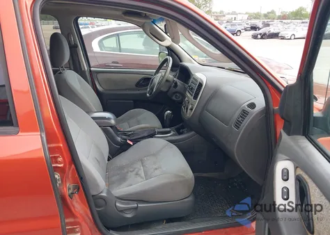 2006 Ford Escape z USA, uszkodzony, nr VIN 1FMYU03116KD48619